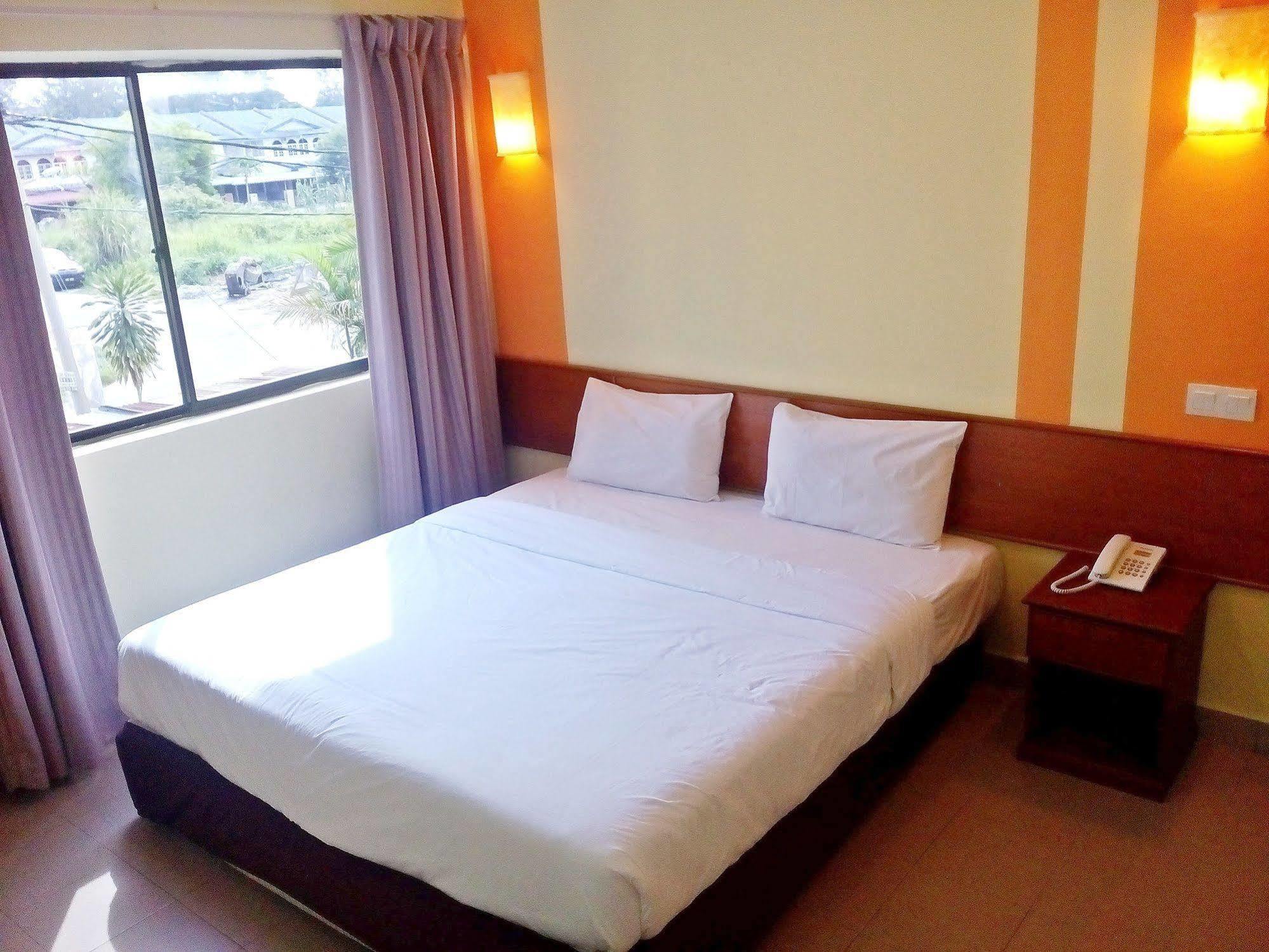 Sun Inns Hotel Sitiawan Exterior photo
