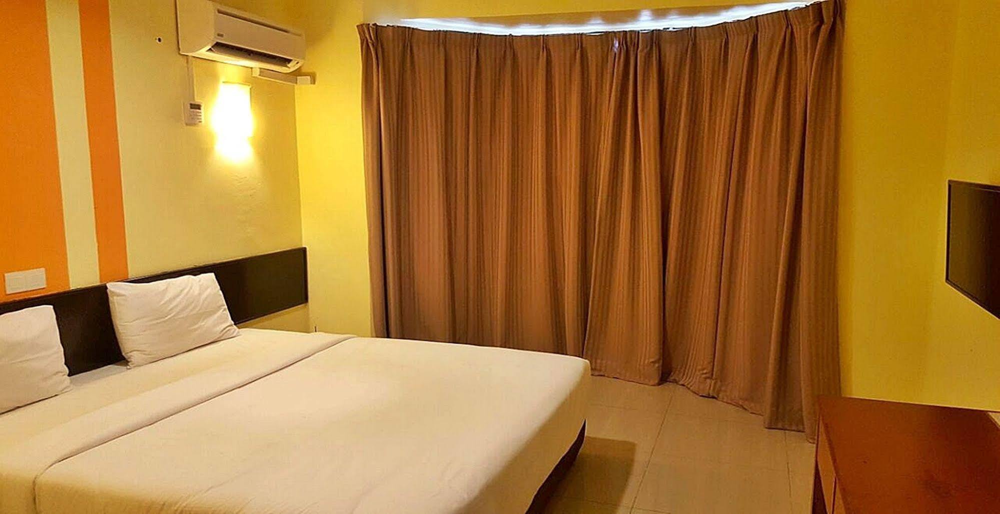 Sun Inns Hotel Sitiawan Exterior photo